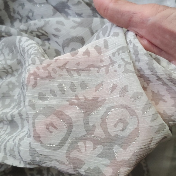 Kirra Bohemian Style Spaghetti Straps Top, size M, White/Gray Sparkly - Picture 16 of 16